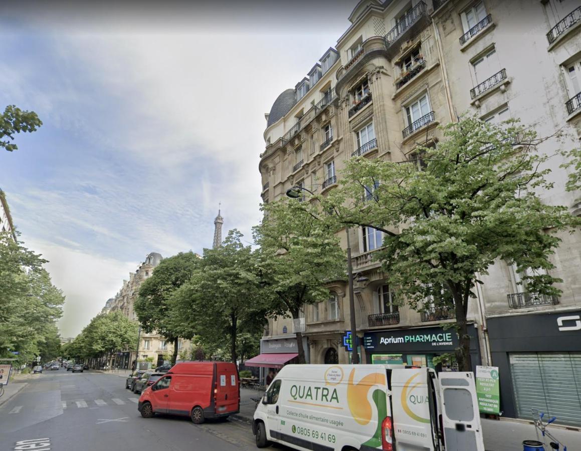 Mbm - Eiffel Tower View Paris Exterior photo